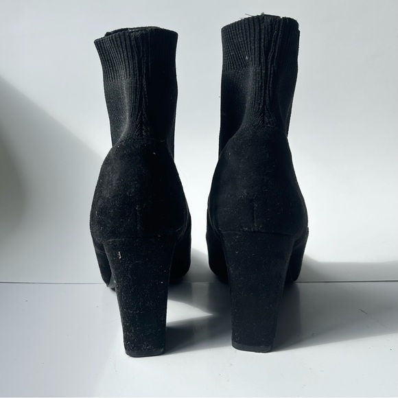 DESIGN LAB Suede Sock Booties (Women’s Size 7 M US) (Hudson’s Bay) - Picture 4 of 9